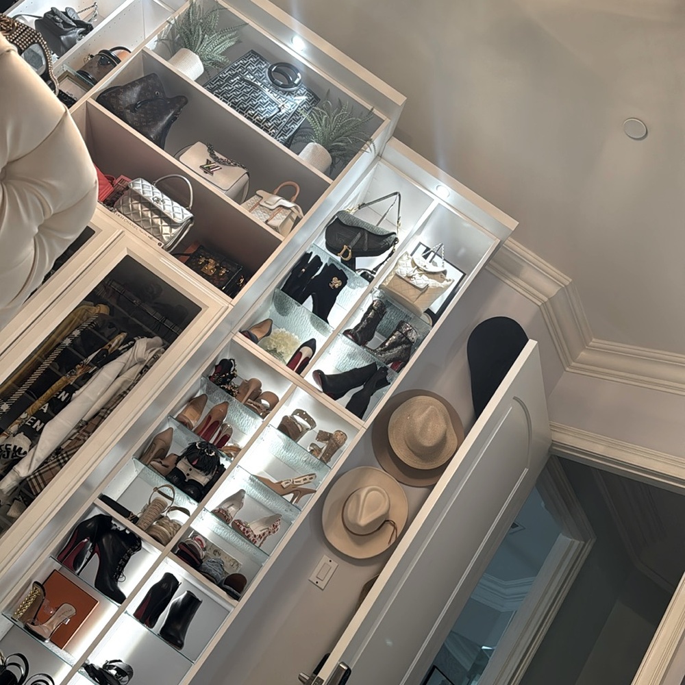 Meet your Posher, Tia